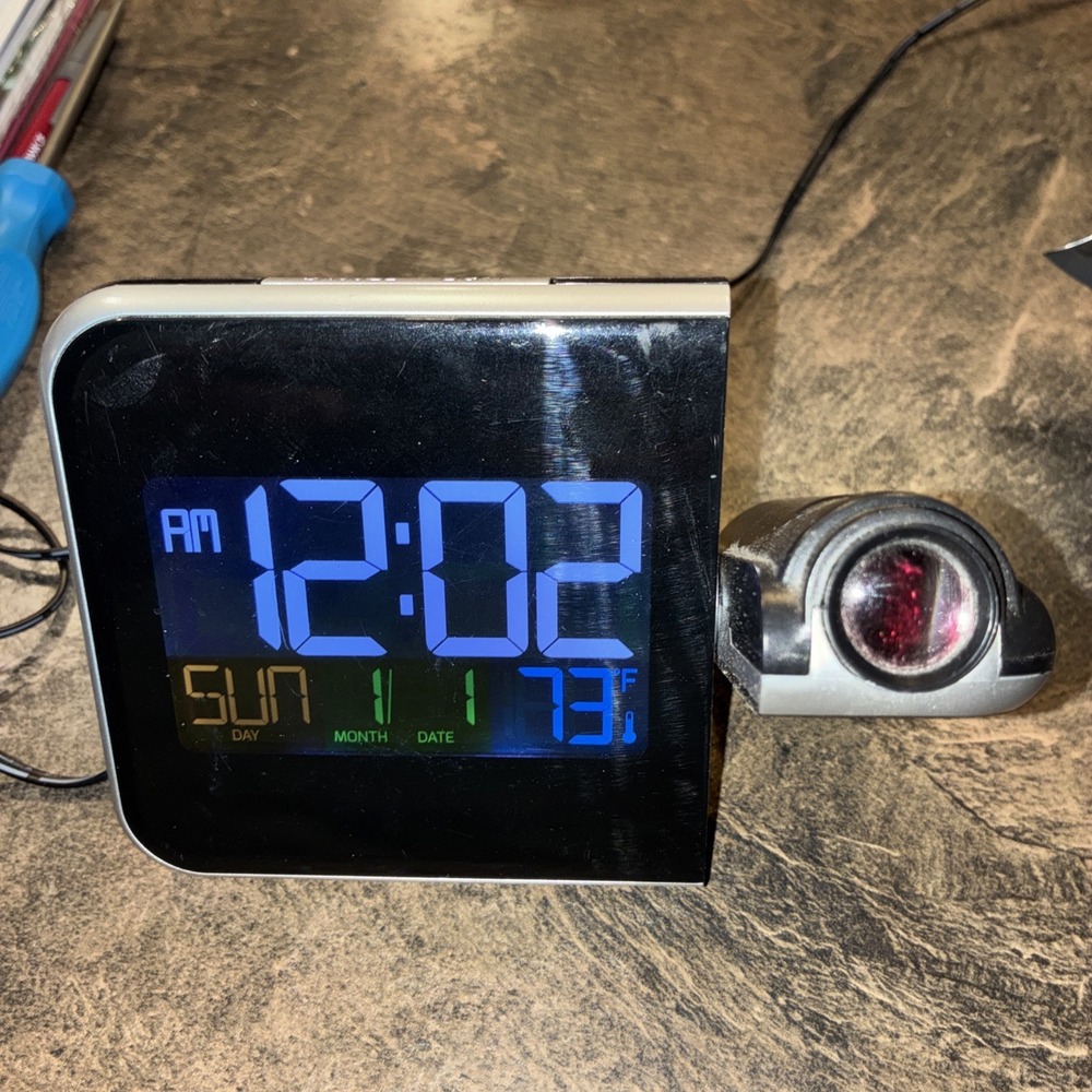 La Crosse Technology Projection Alarm Clock W85923v4